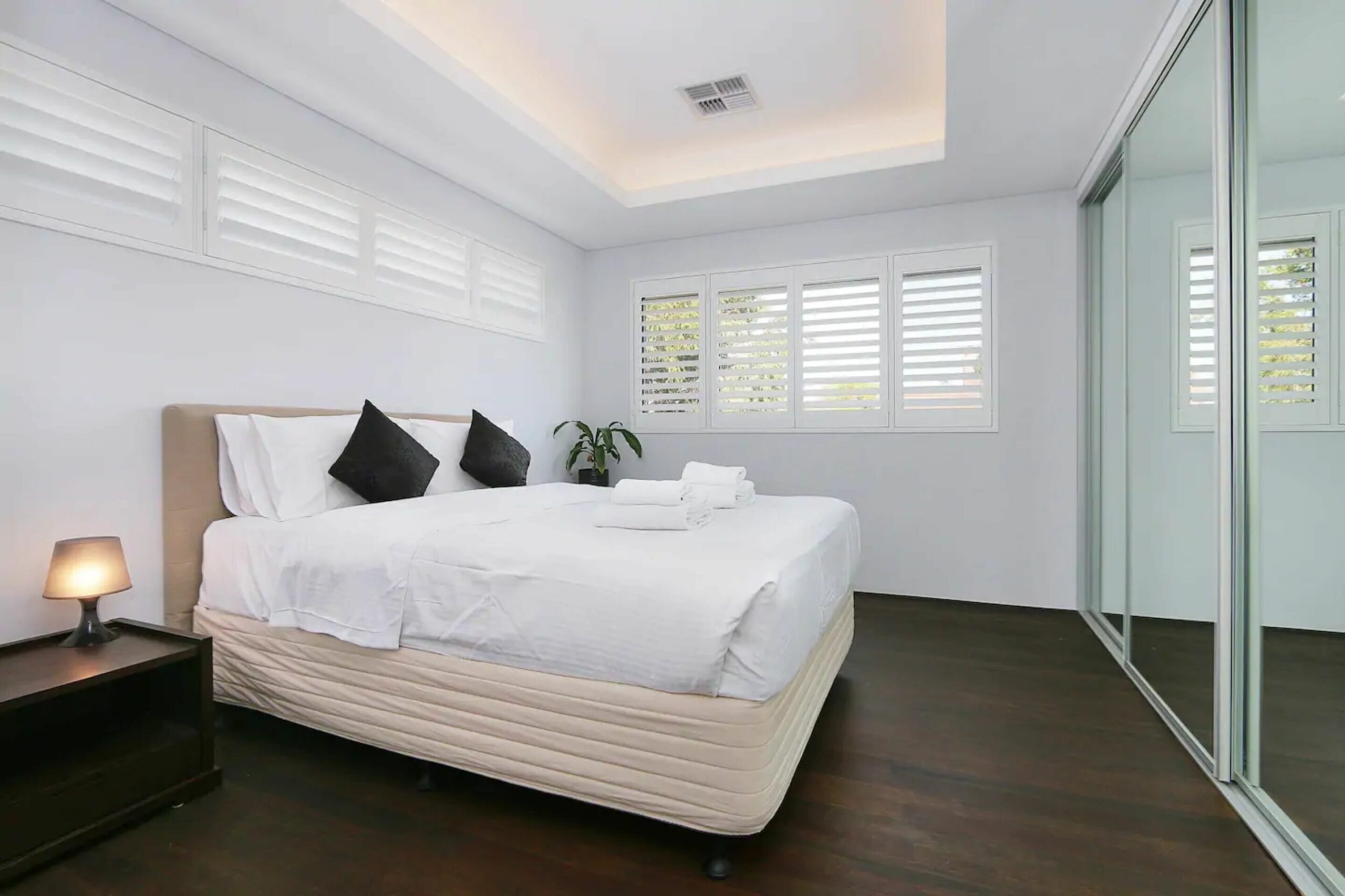 Luxury 4-bedroom House - Mount Lawley