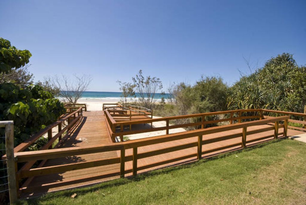 Tina's Beachside AT Bilinga - Beautiful Beachfront With 180 Degree Ocean Views