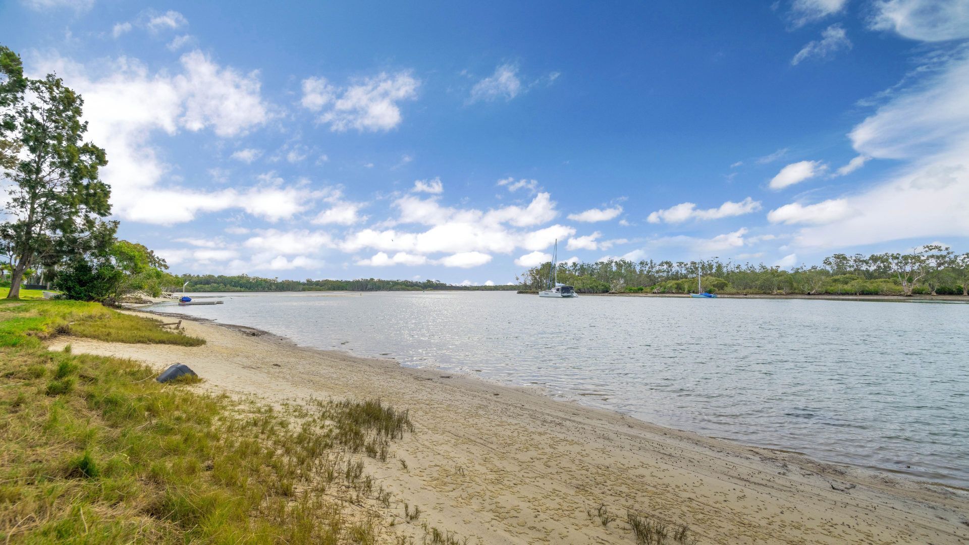 Taroona, Substantial House on the Banks of the River, Yamba