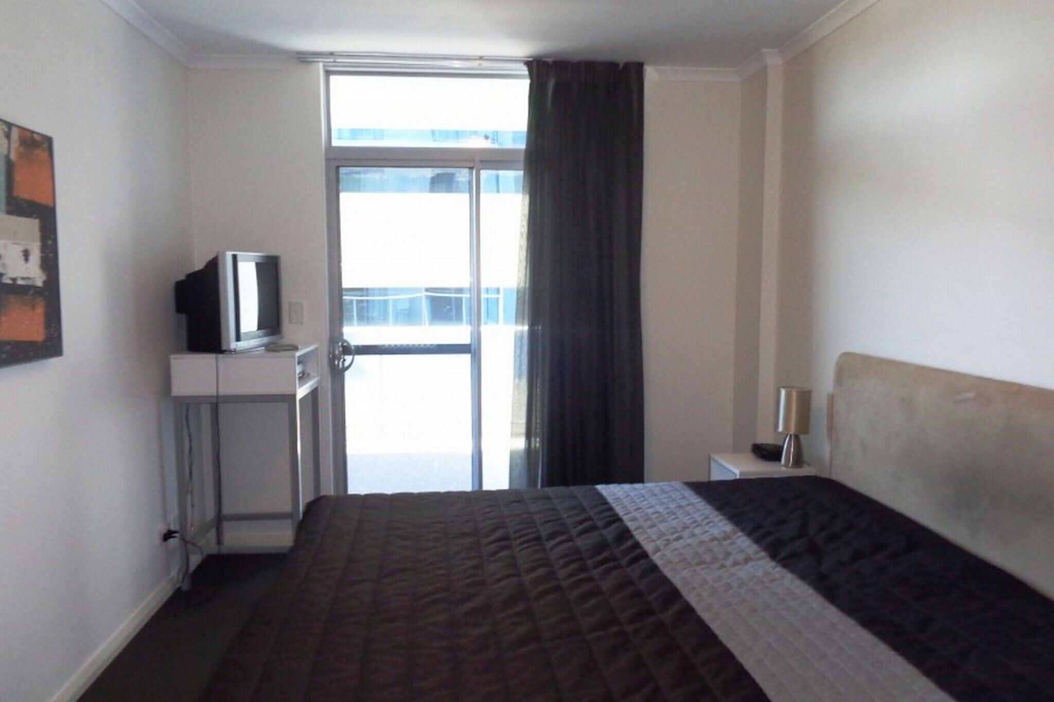 Spacious Perth Central Apartment