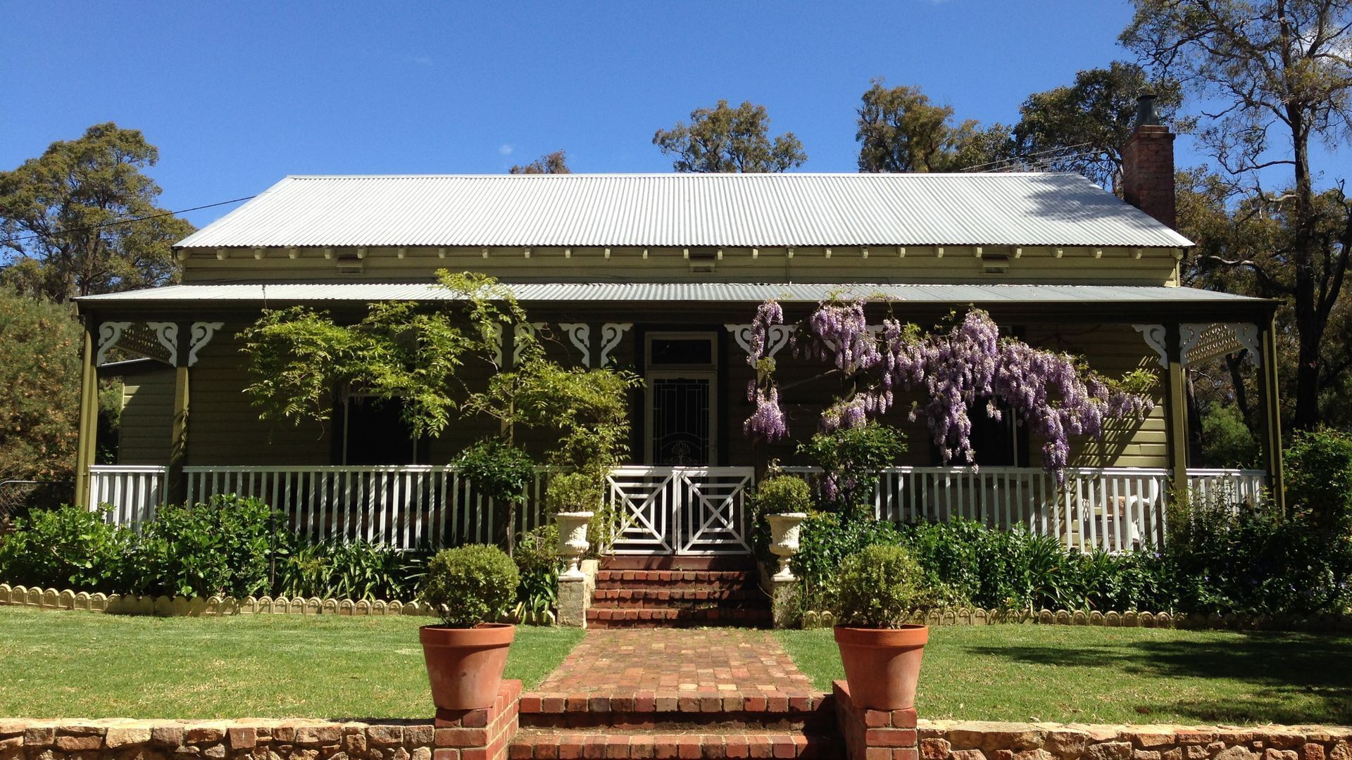 Station House - Charming Country Home