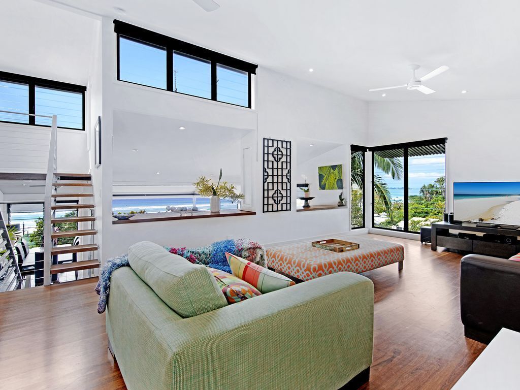 Vogue Holiday Homes - Beach Panorama