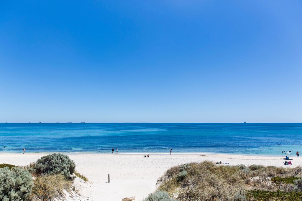 Location! Location! 1 min to Cottesloe Beach