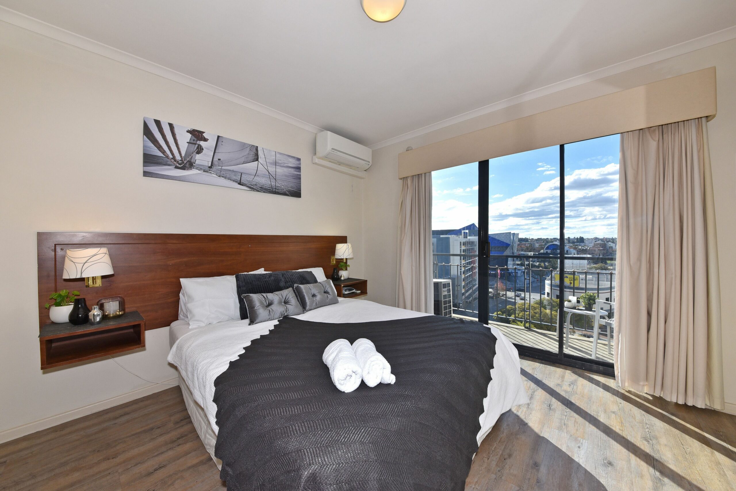 605451 Central Perth City 1X1 Modern Apartment