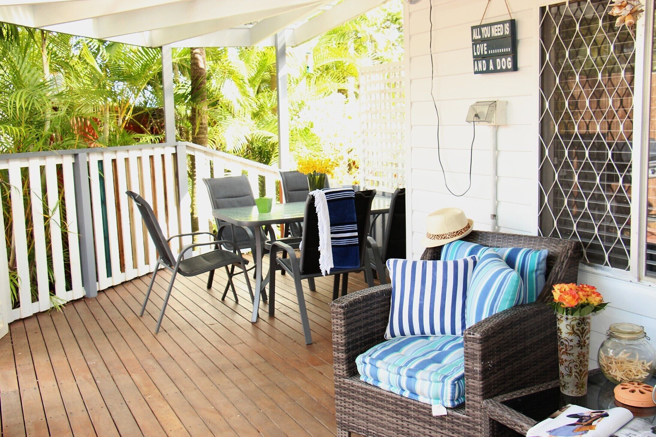 Surfers Beach Cottage Pet Friendly