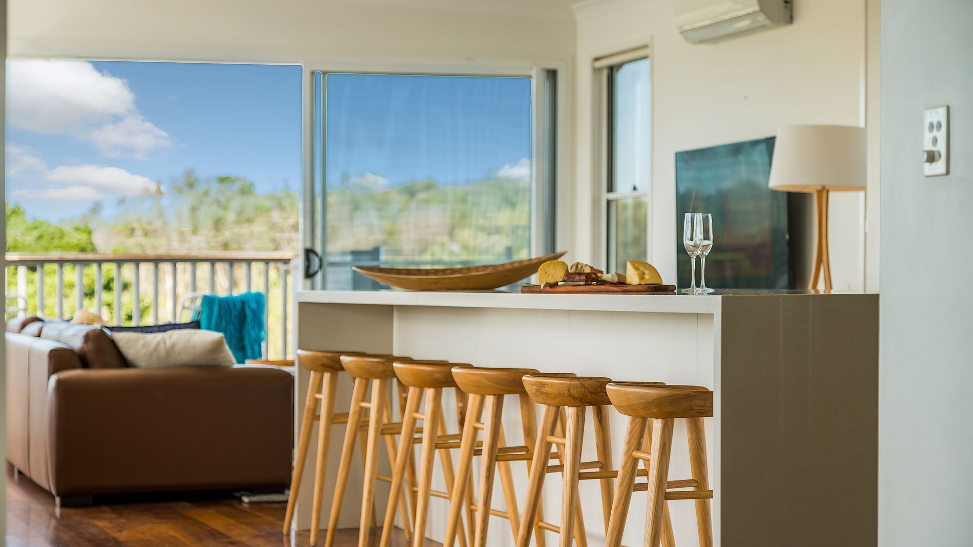 A Perfect Stay Bluewater House - Beachfront Belongil, Heated Pool