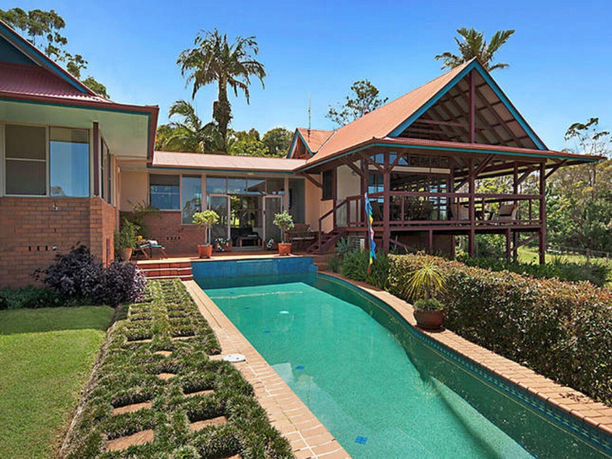 A PERFECT STAY - Toad Hall- Resort style home with pool