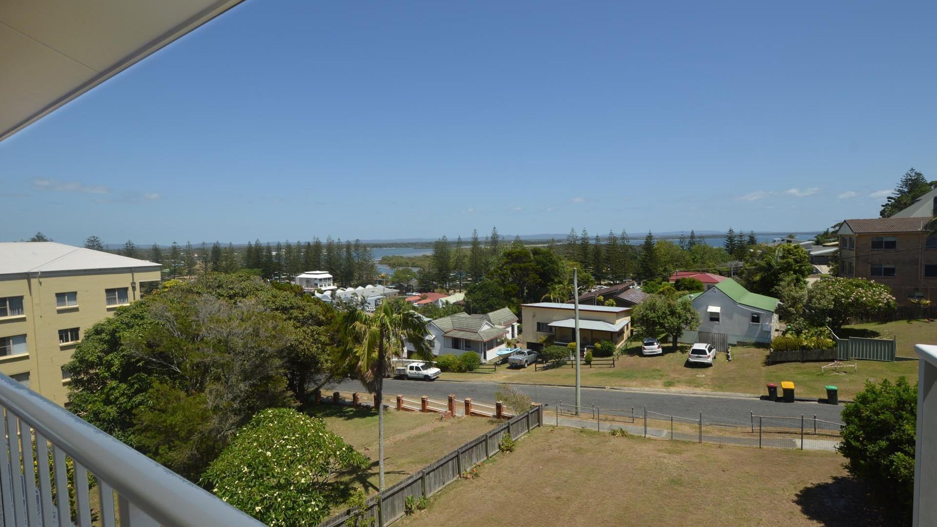 Cashel, large family home with extensive Clarence River views