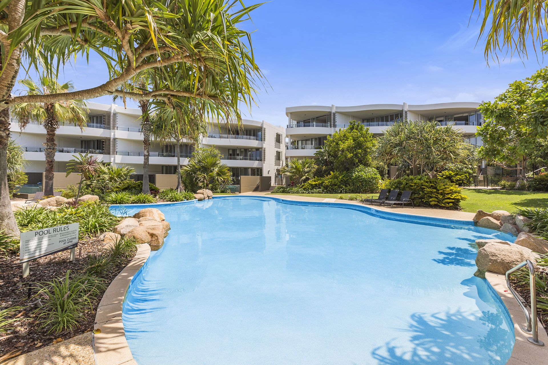 Cotton Beach Apartment 35 - Pool Views