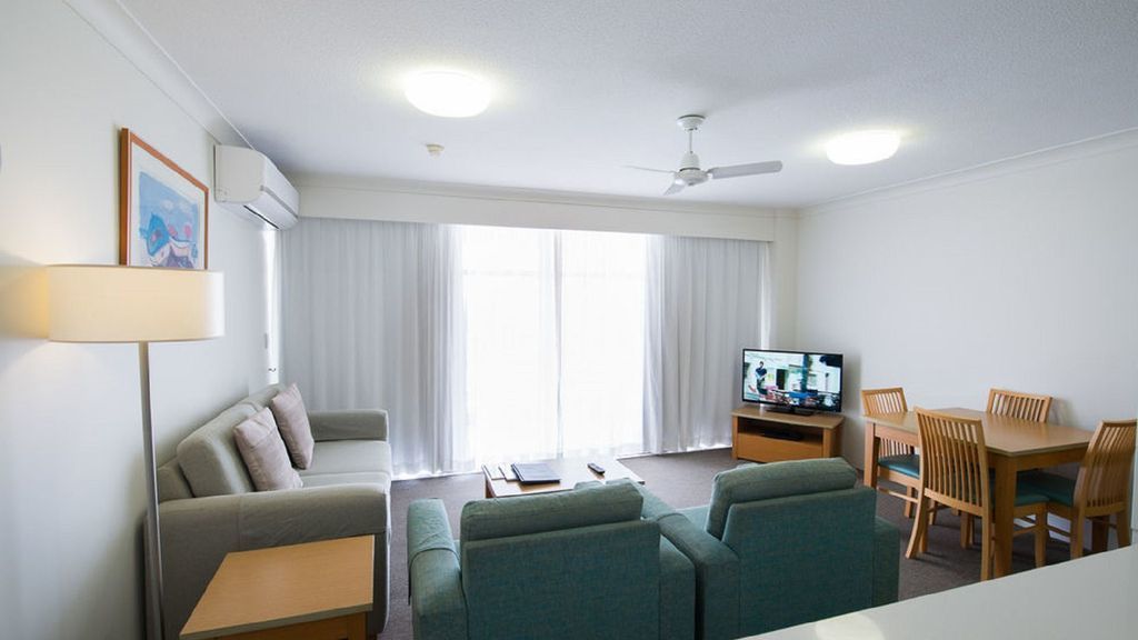 Beachcomber Resort, Coolangatta