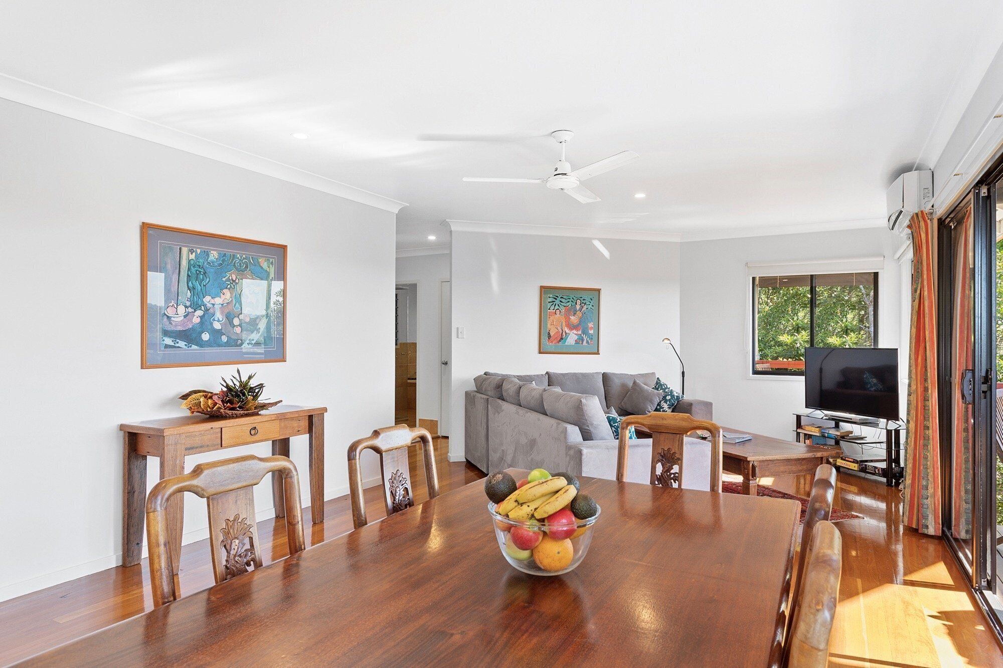 3 Bedroom House Family & Pet Friendly. Modern Kitchen. BBQ on Verandah