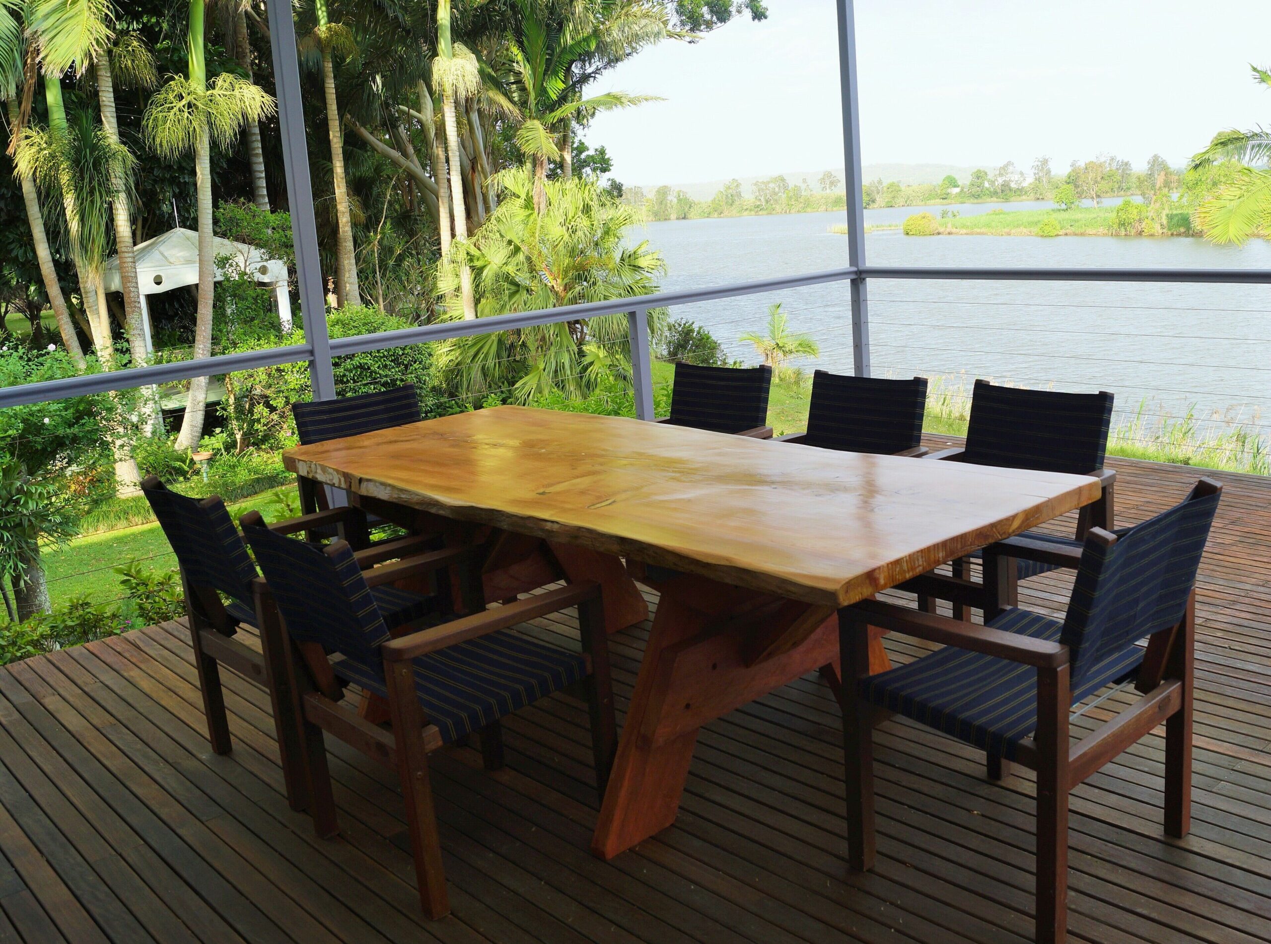 A quiet location with a Riverfront view which has its own mooring.