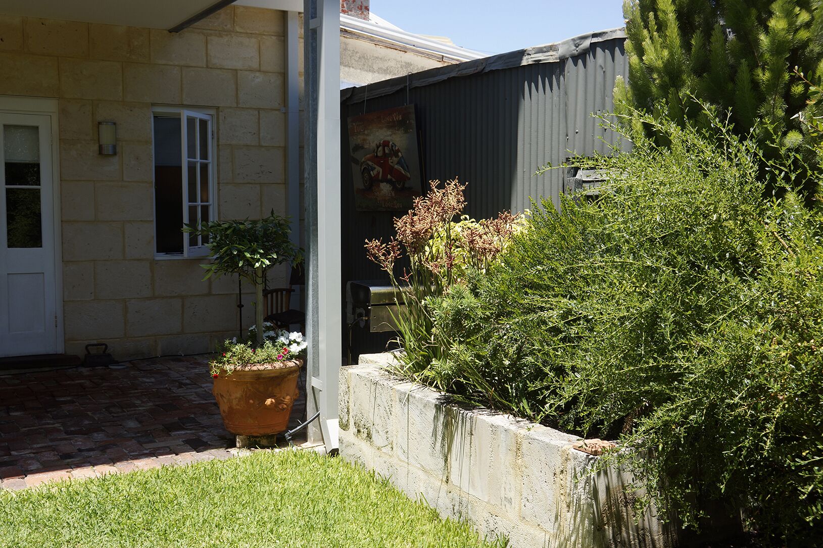 Beautiful Cottage With Studio in South Fremantle