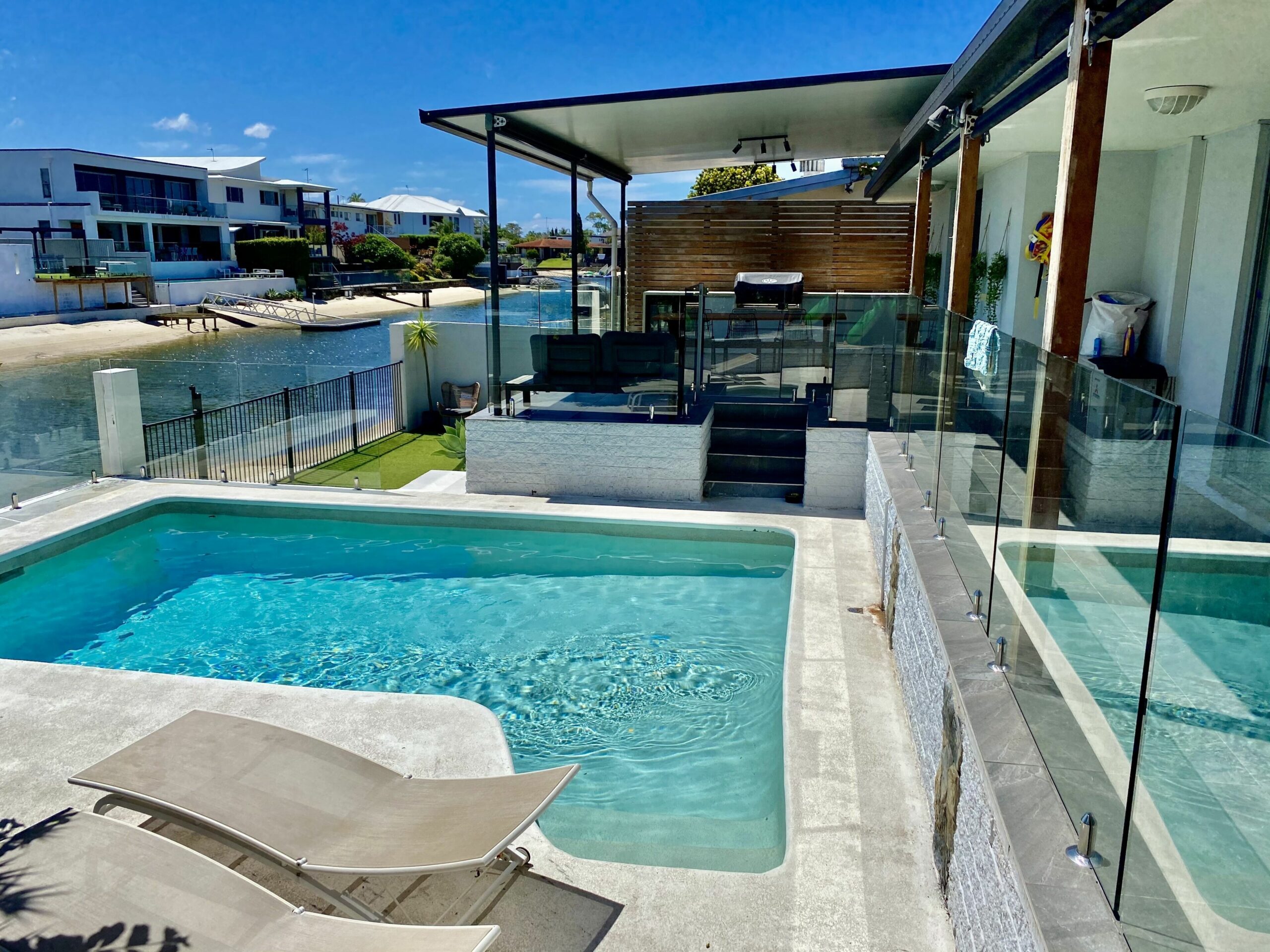 Broadbeach Waters Waterfront Getaway