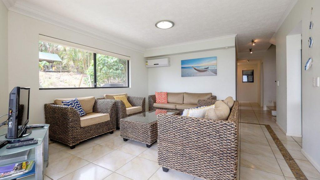 Mooloomba Five 4 Bed, 2 Bath, Beachfront, Location is Awesome!