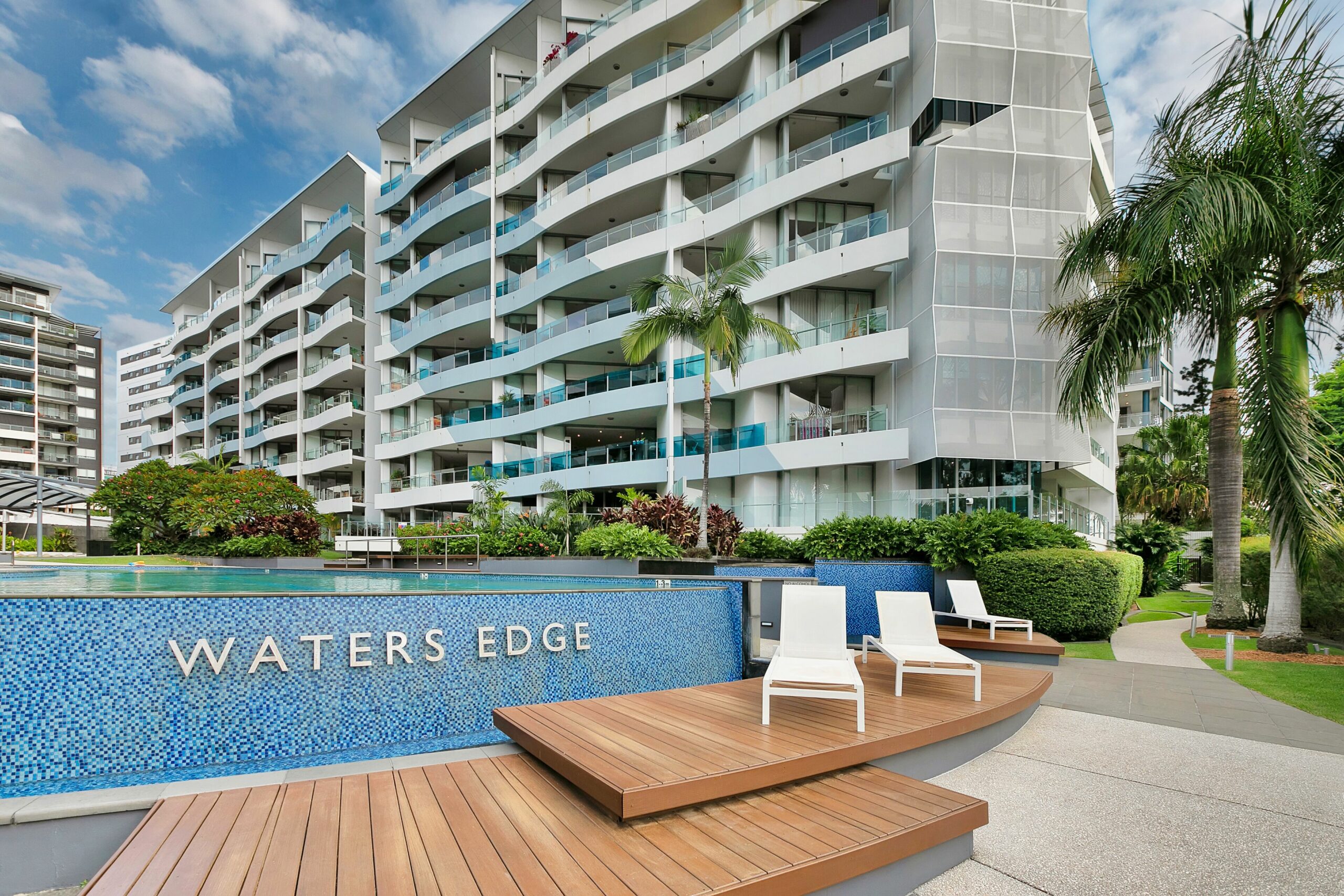 Stunning Waterfront Penthouse 3-bed/4-bed Luxury