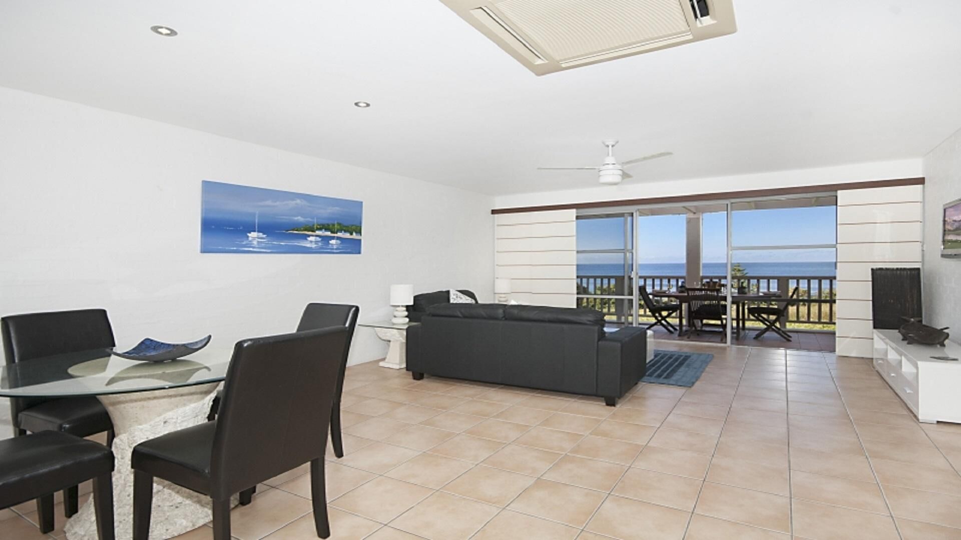 Quarterdeck 23 - Ocean View Apartment With Wifi