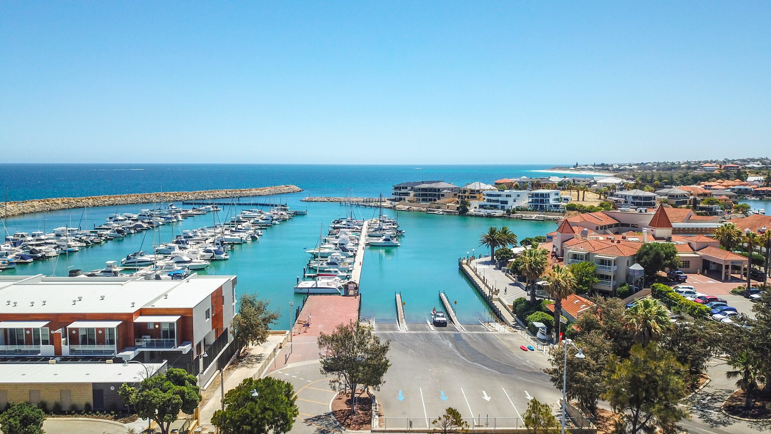 Mariner's Cove: Luxury Mindarie Waterfront Apartment