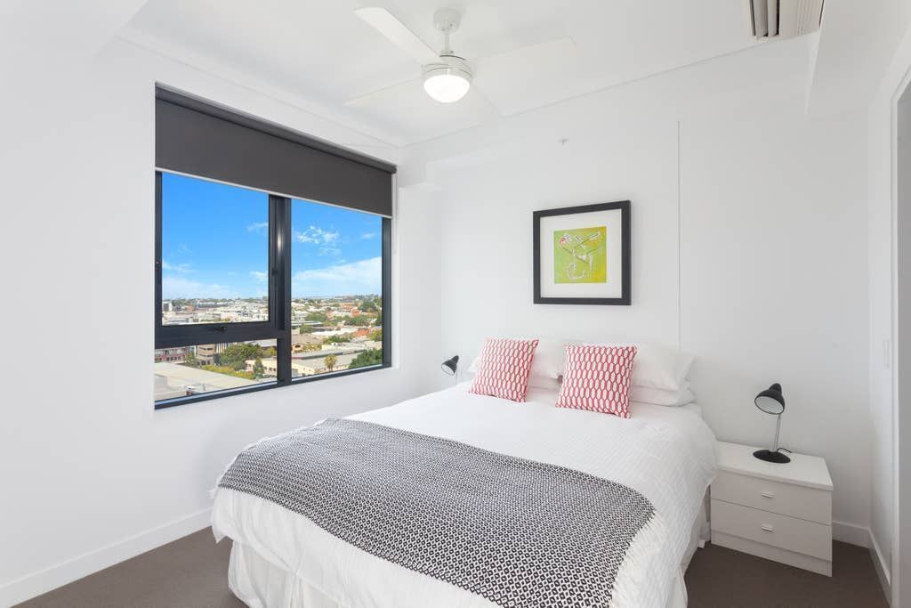 Executive 2BR Fortitude Valley Apartment With Pool and Views