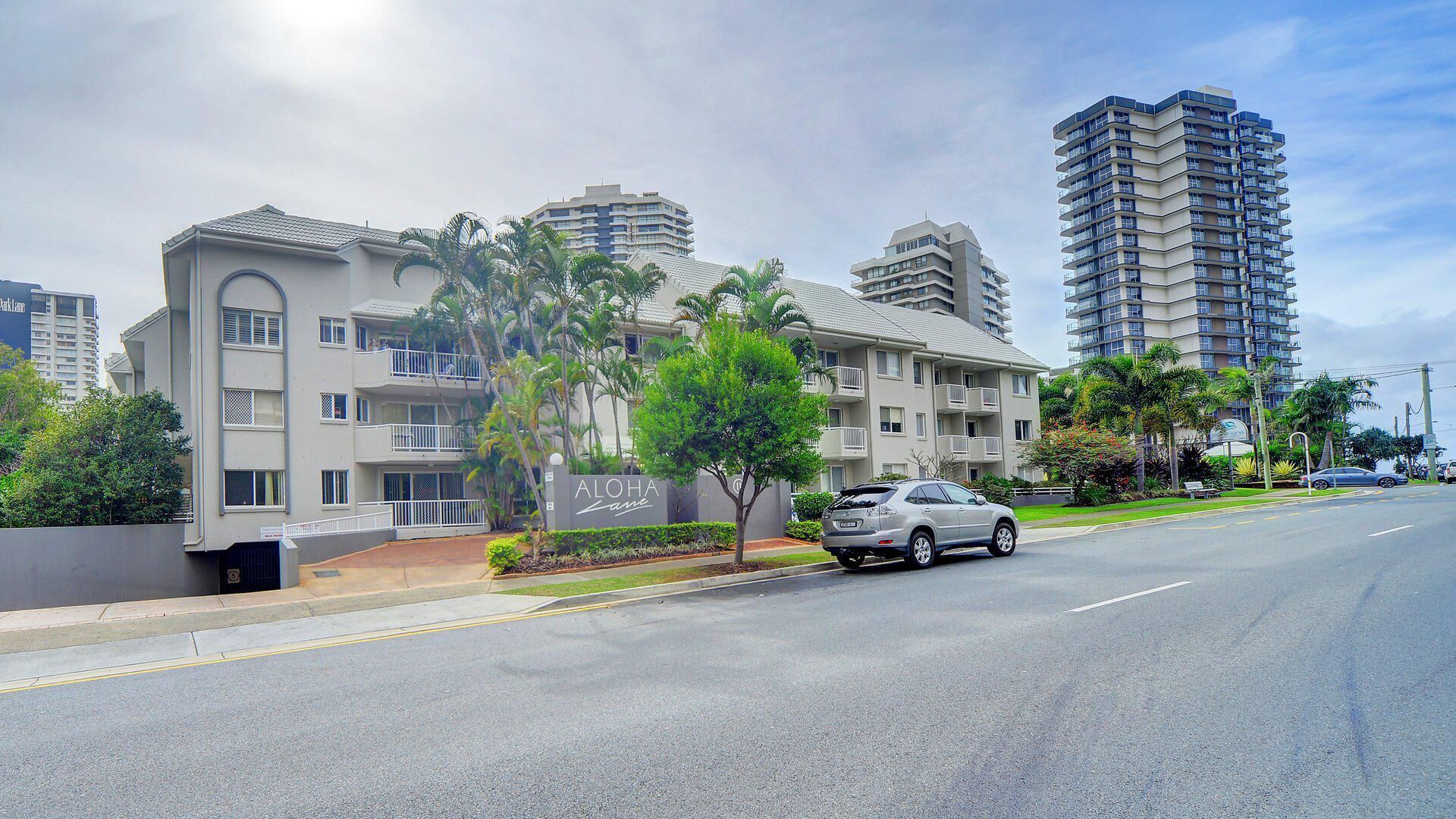 2BR Aloha Lane Main Beach Apartment