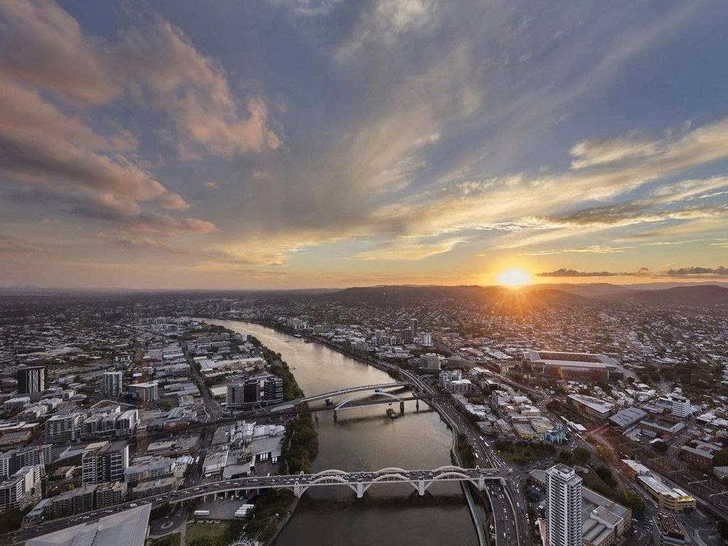 High Lvl River View Brisbane CBD +parking