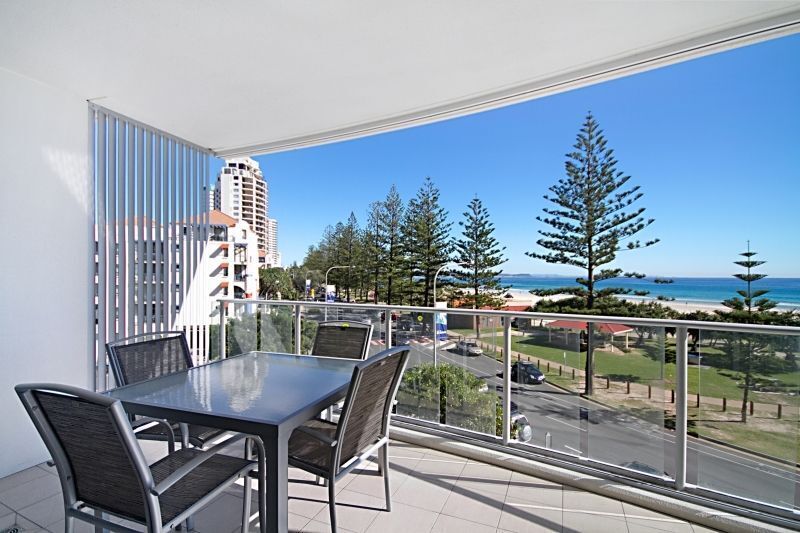 Reflections Tower 2 Unit 304- Coolangatta Beachfront 2 Bedroom Apartment with Wi-Fi, easy walk to cl