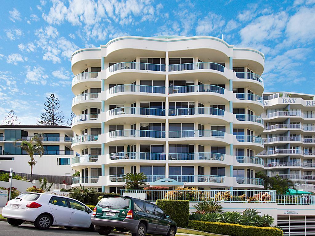 Classique Unit 3 Only one street from the beach in Rainbow Bay Coolangatta