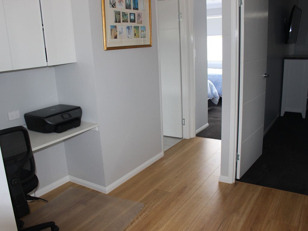 Michael's Place: Brand new Unit Close to Uni & CBD