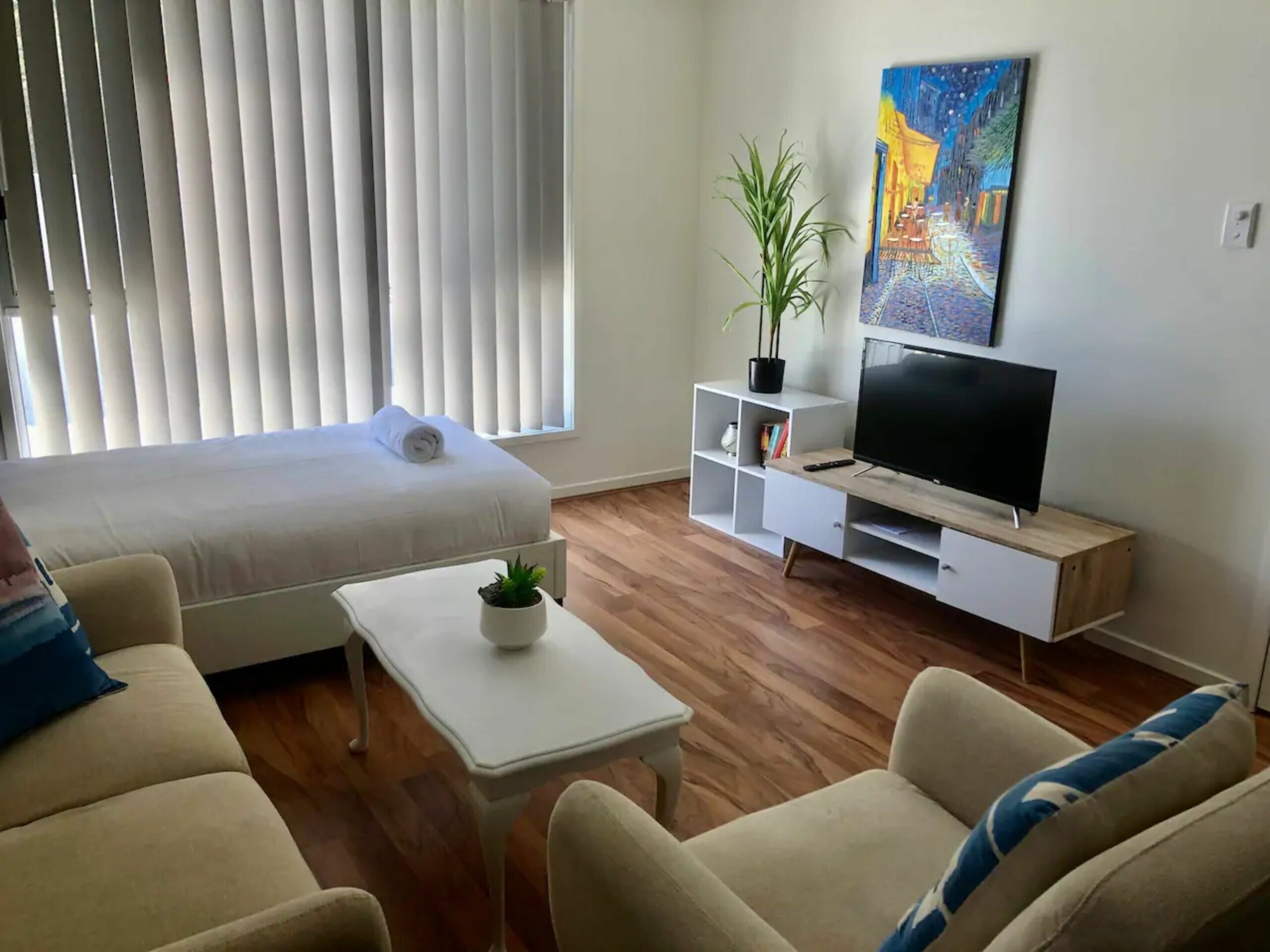 Modern Unit Near To Surfers Paradise