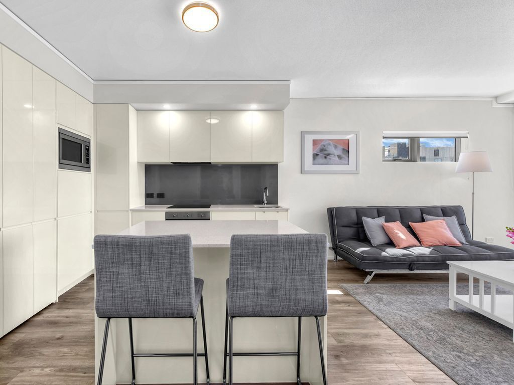 Brilliant Brisbane < 10 Mins CBD ~ 1bed/1bath/1car