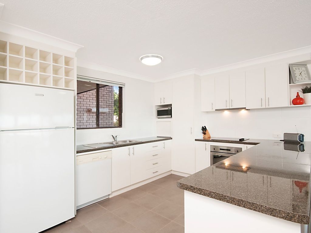 Tarcoola 2 - Huge Apartment IN THE Restaurant Strip