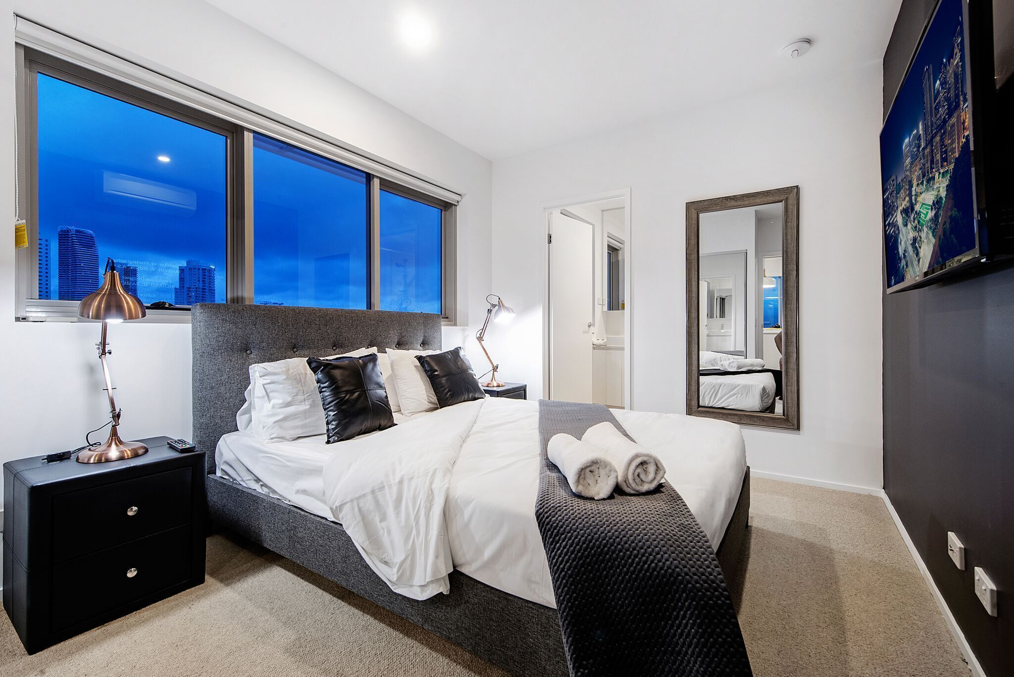 Neo Apartments – Holidays Gold Coast 2 Bedrooms 2 Bathrooms