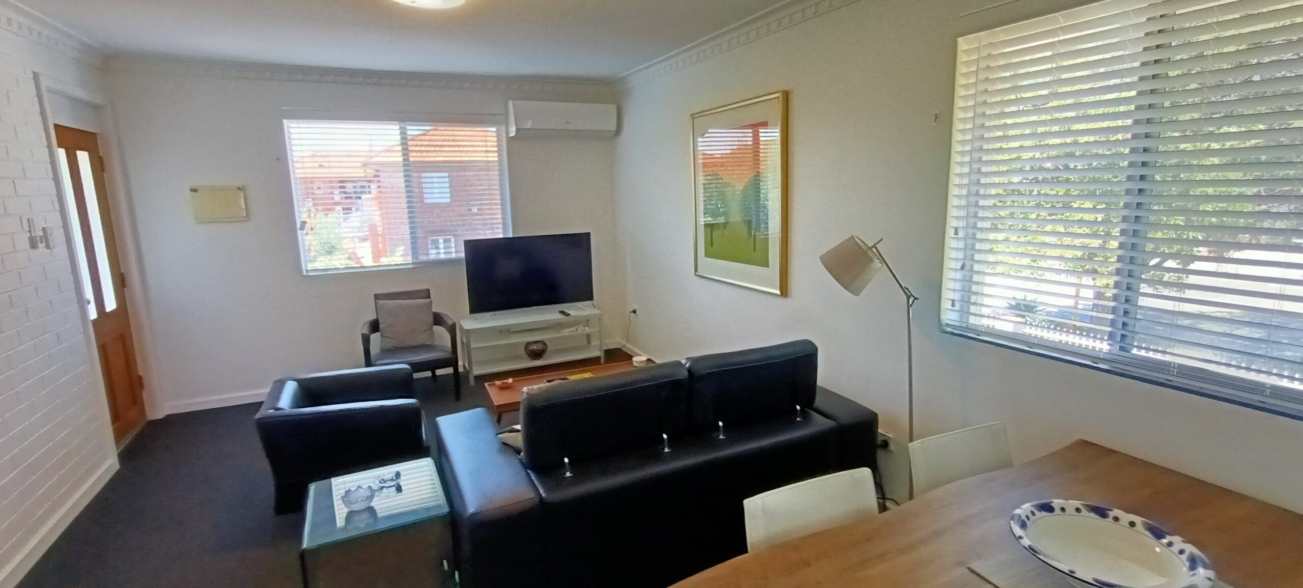 Superb 2 BR Apartment Minutes to Cbd- Cen8