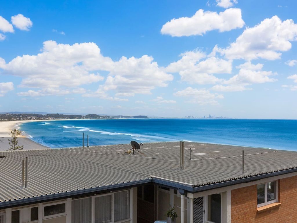 Literally Footsteps Down TO Kirra Beach 2BR Fully Renovated Apartment Freee