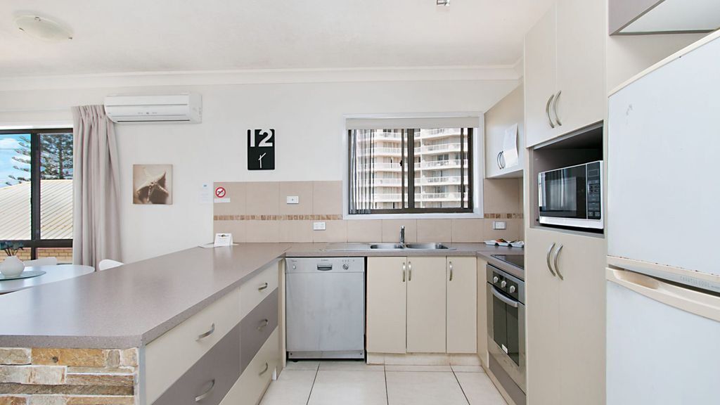 Kirra Vista Apartments Unit 18 Kirra Beachfront, Easy Walk to Shops Cafes and Clubs