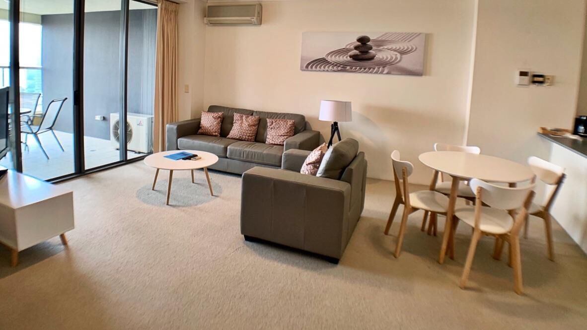 2 Bedroom 1 Bathroom - Absolute Waterfront Views of Brisbane River/storey Bridge and CBD Skyline