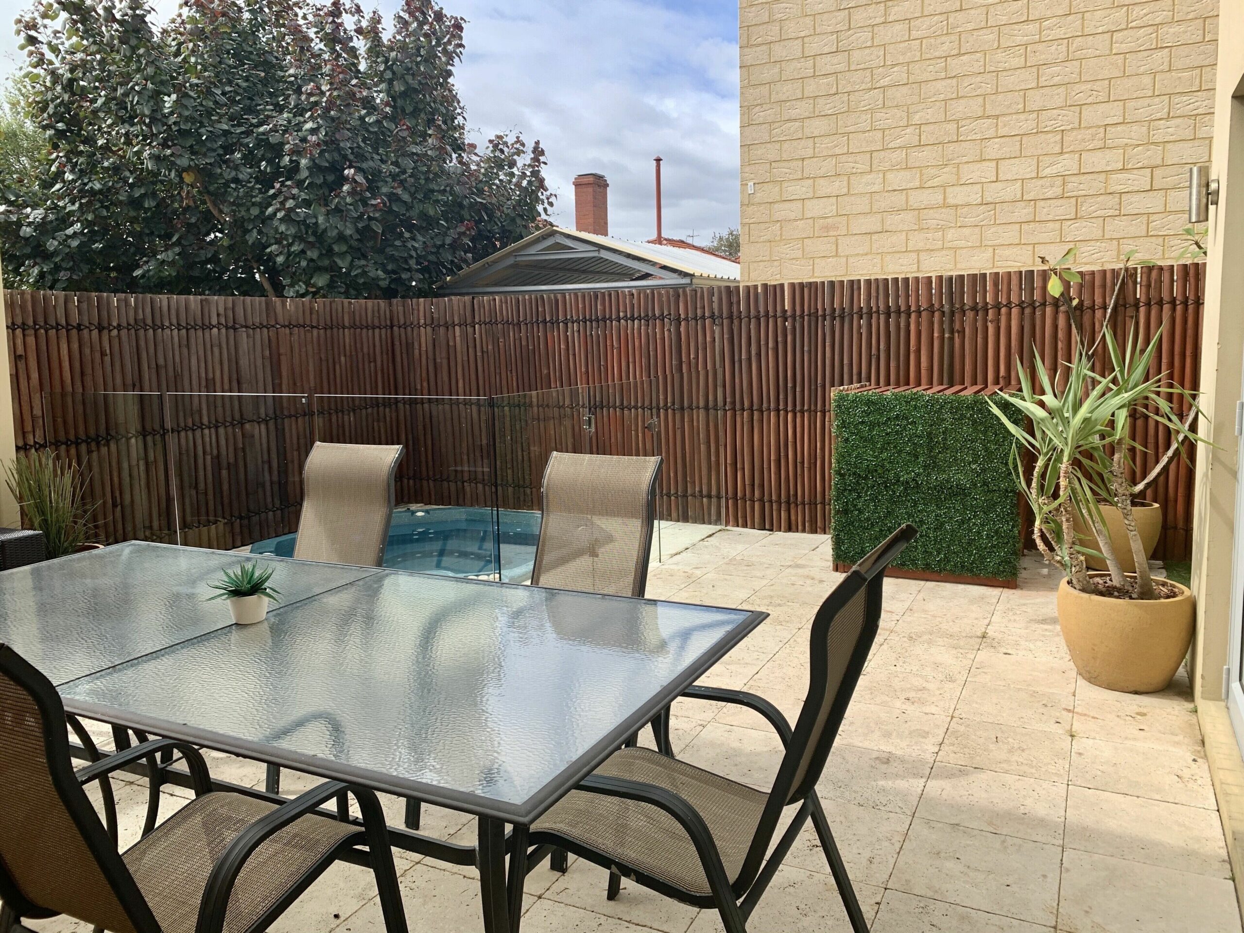 Claremont Home Cottesloe City Wifi/netflix/parking/pets OK Outdoor Spa