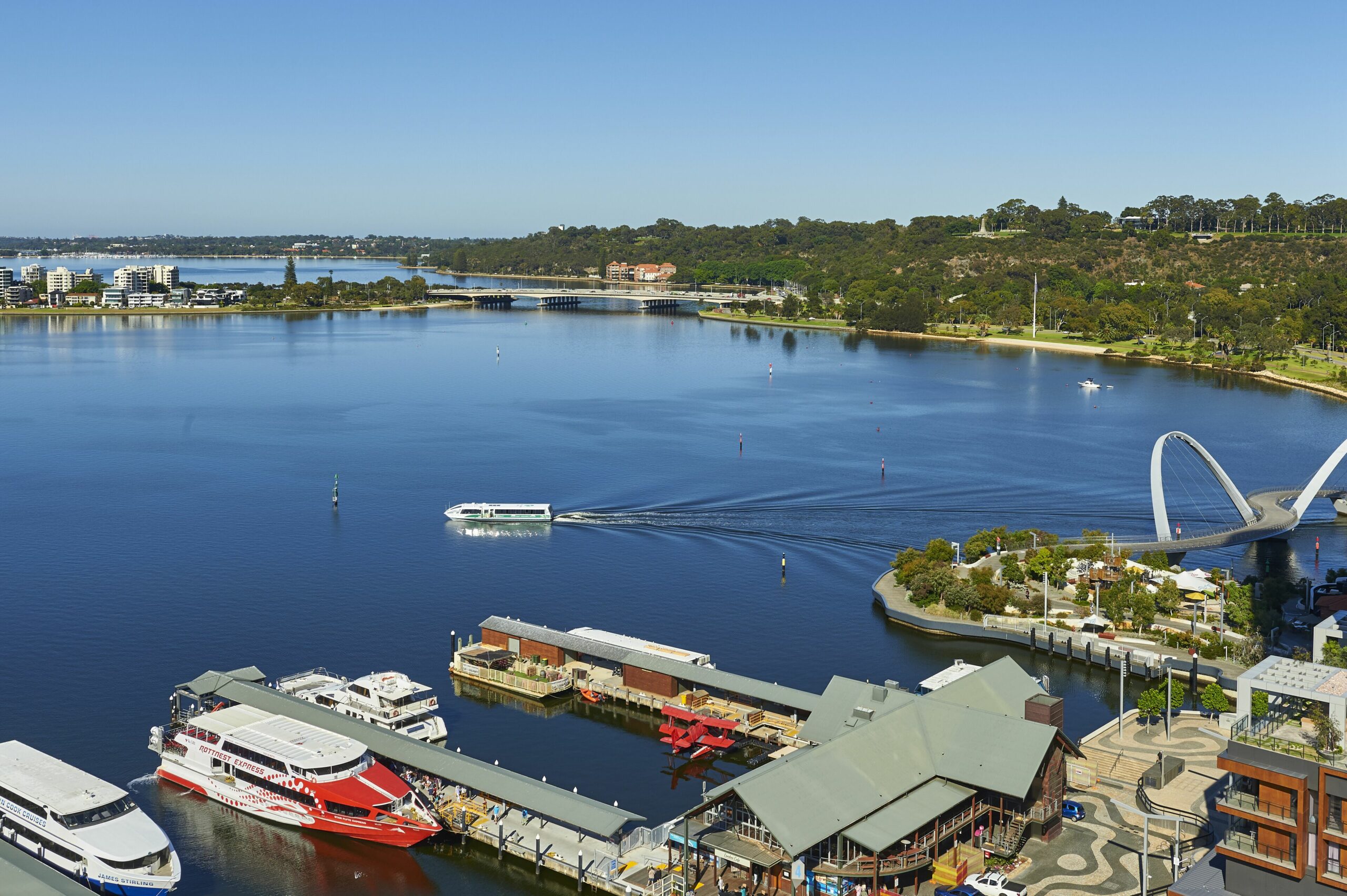 DoubleTree by Hilton Perth Waterfront