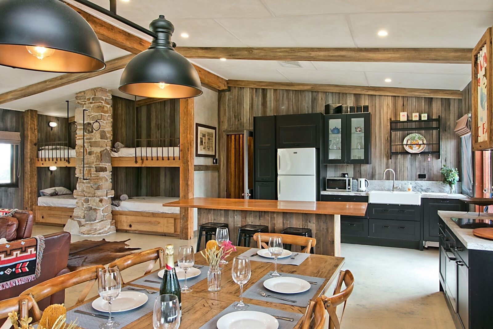 Great for Families/wedding/corporate/events/retreats Farm Experience Sleeps 24