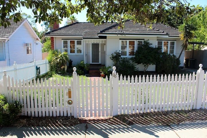 Charming 3 Bedroom Cottage Close to Perth Cbd, Perth Airport and Curtin Uni