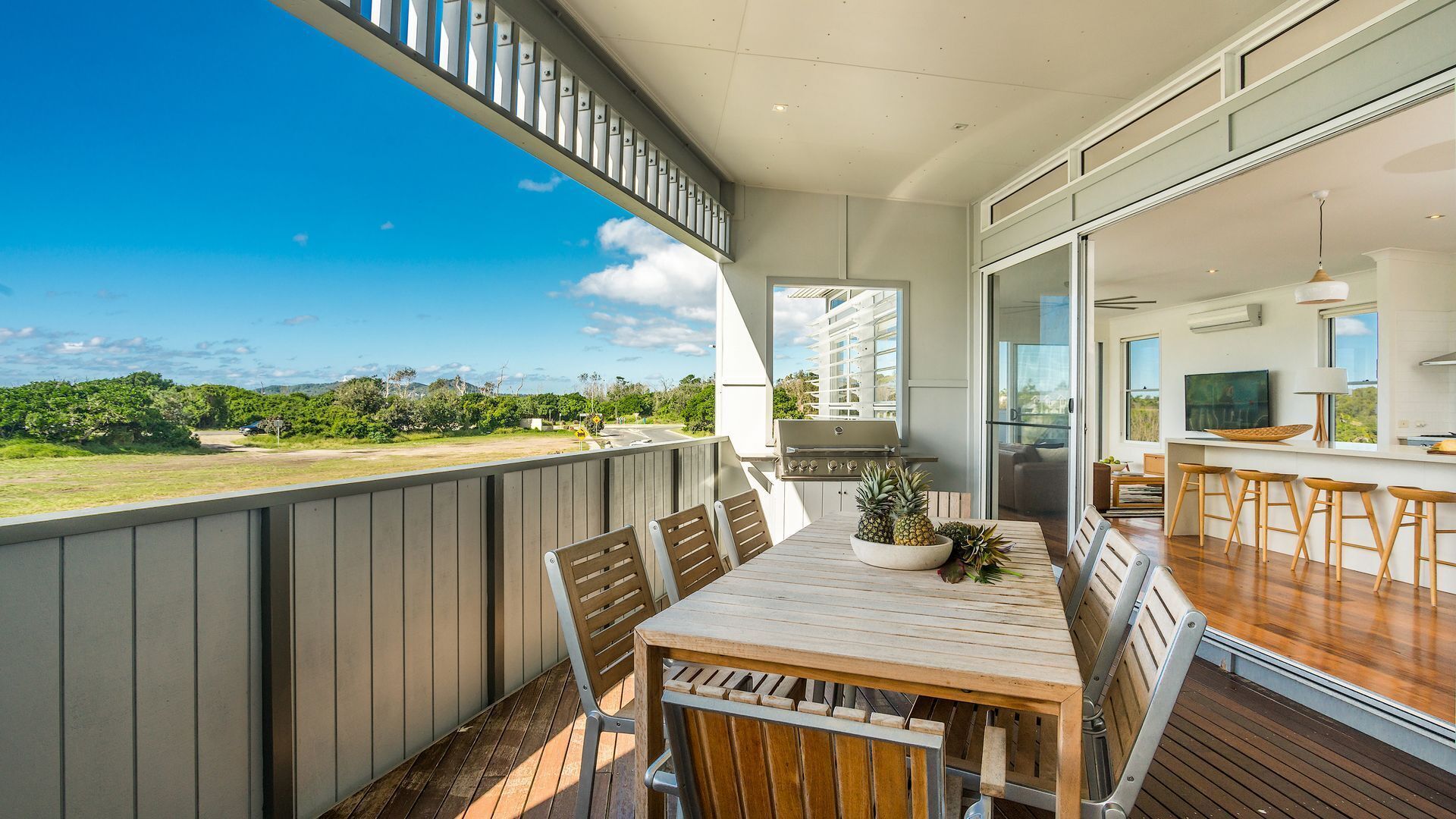 A Perfect Stay Bluewater House - Beachfront Belongil, Heated Pool