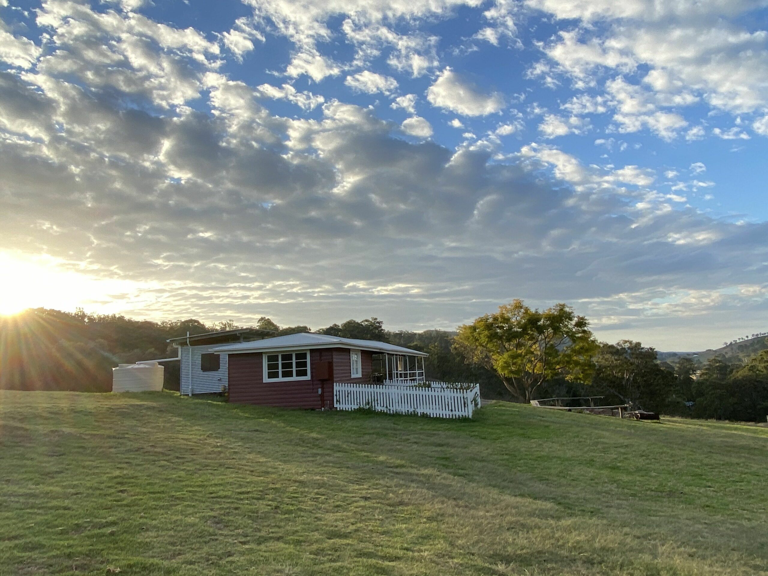 Darlington Grove Farm Stay in a Renovated Dairy Lots of Animals and River Access