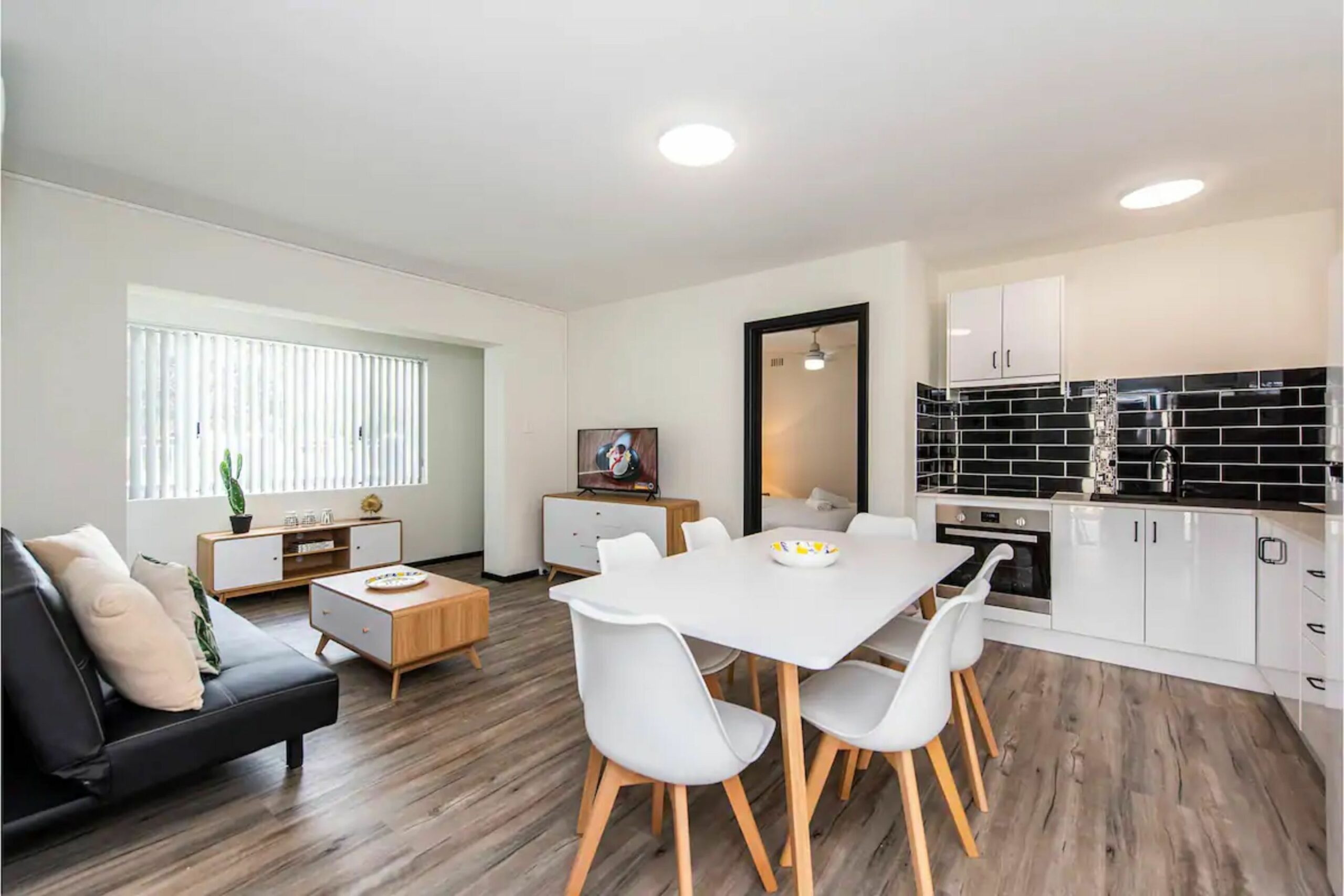 Stylish 1 Bedroom Space in Leafy South Perth