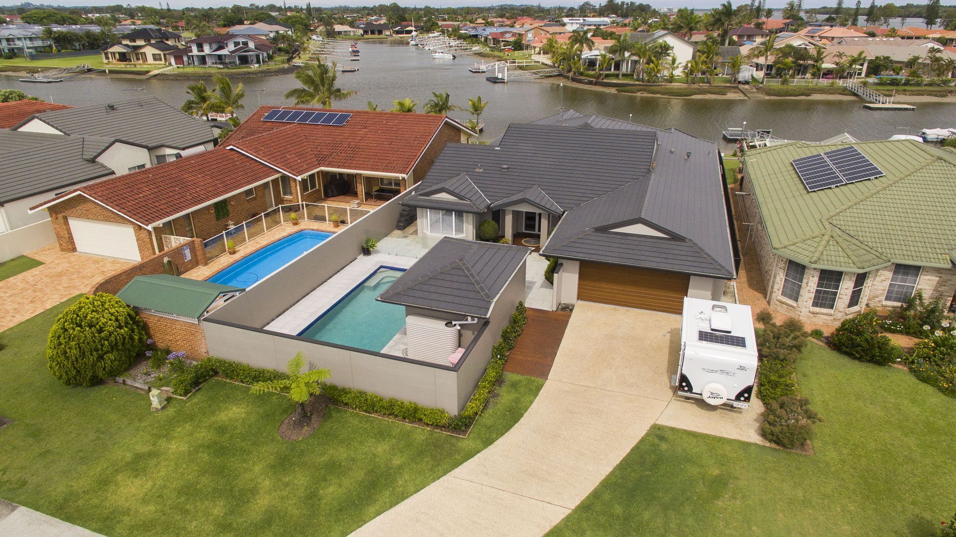 Luxury Waterfront Home-pool & Pontoon