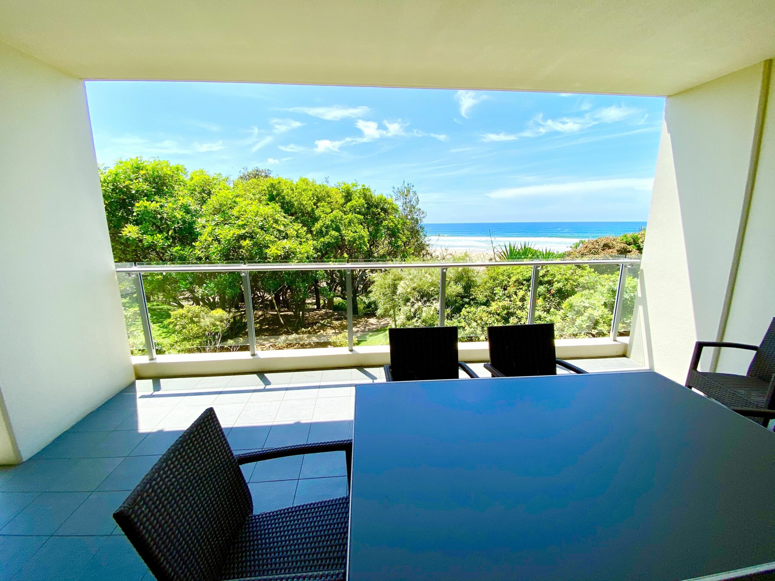 SPACIOUS BEACH PAD – AMAZING OCEAN VIEWS - CABARITA BEACH