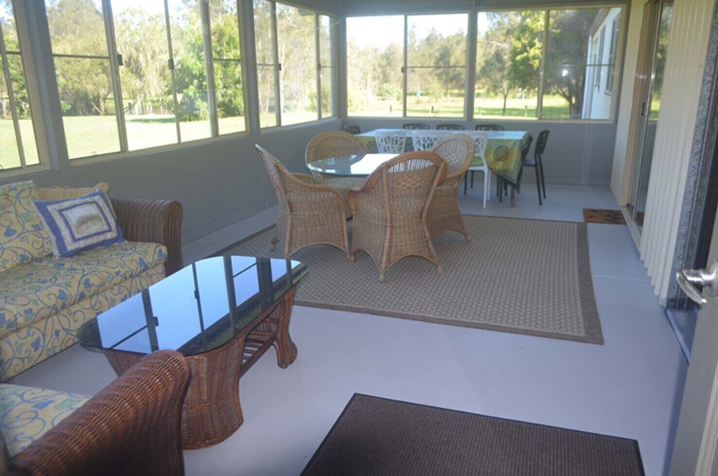 Near and Far Yamba - Farmstay - Family & Dog Friendly