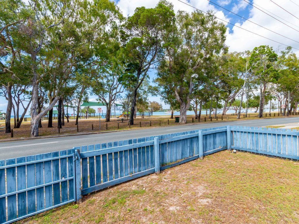 Charm and Comfort in This Ground Floor Unit With Water Views! Welsby Pde, Bongaree