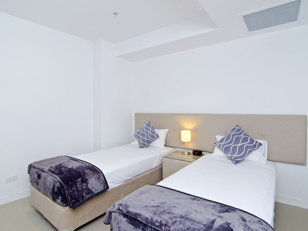 Oracle Resort - 2 Bedroom Apartments With Partial Ocean Views