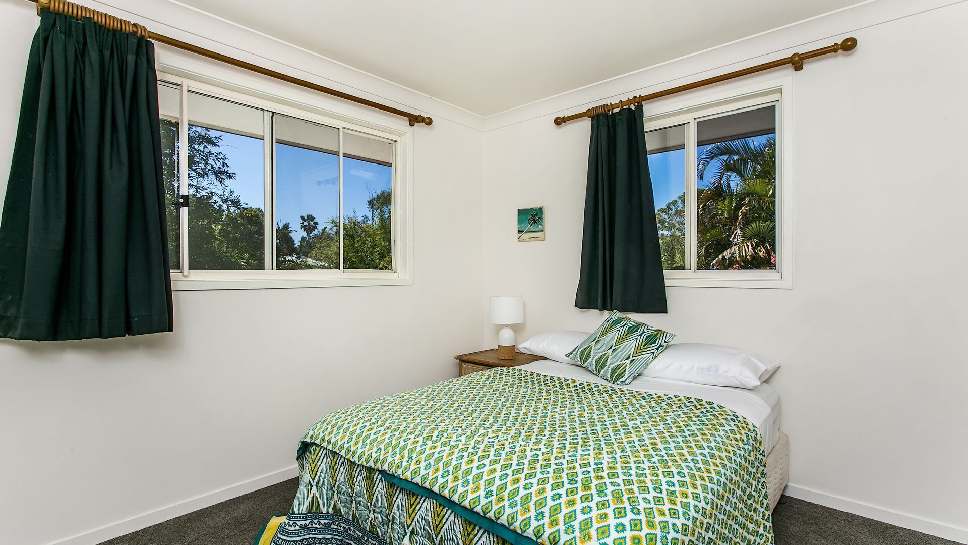 Byron Deck House private green oasis close to town, cafes and beaches