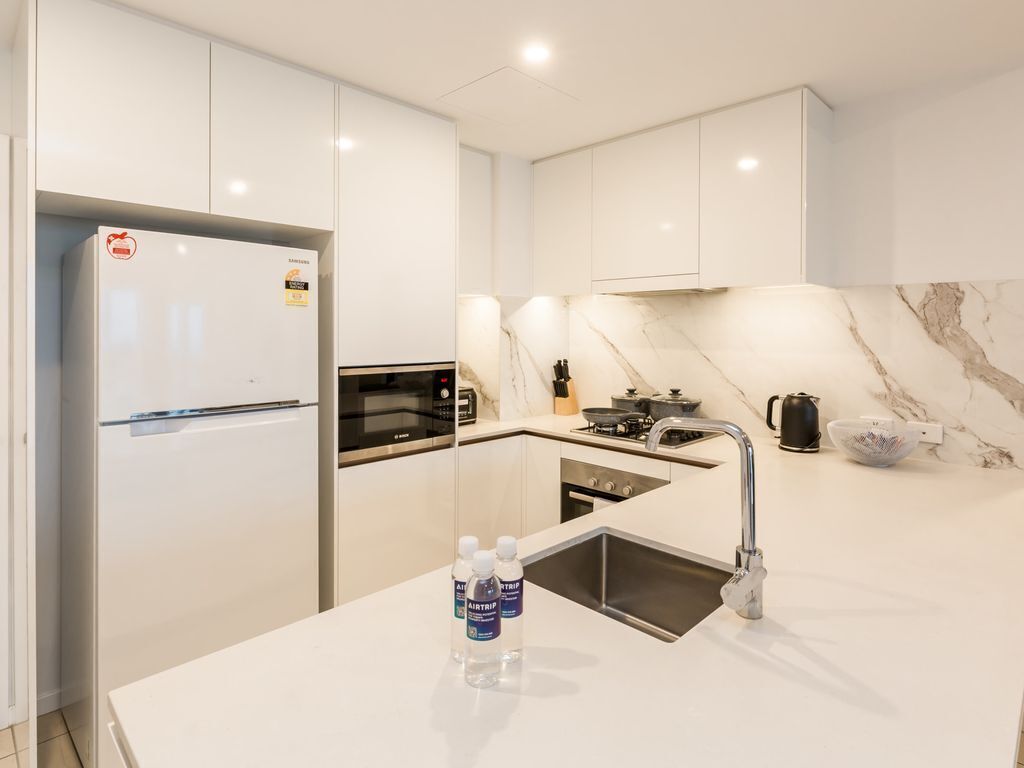 Exceptional 2 Bed 2 Bath Unit in South Brisbane